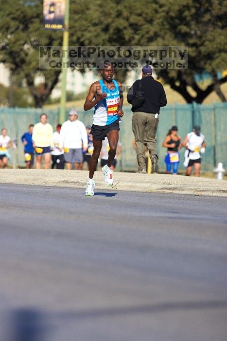 The first annual San Antonio Rock and Roll Marathon, Sunday, November 16, 2008.

Filename: SRM_20081116_09494687.jpg
Aperture: f/4.0
Shutter Speed: 1/3200
Body: Canon EOS-1D Mark II
Lens: Canon EF 300mm f/2.8 L IS