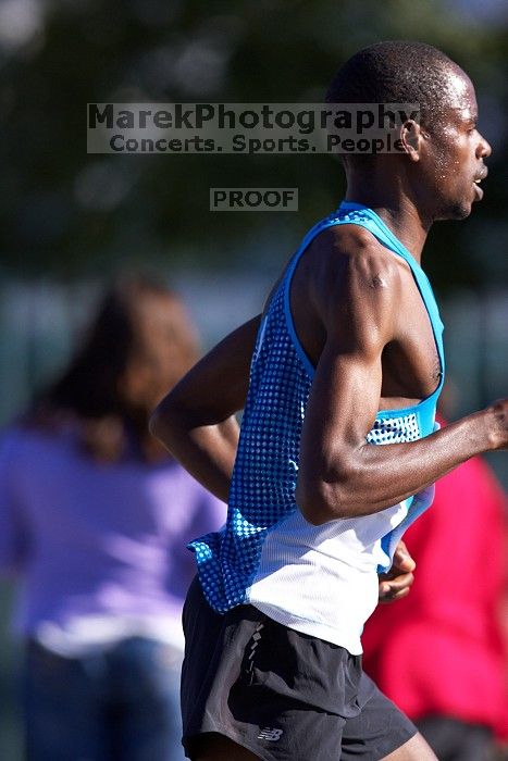 The first annual San Antonio Rock and Roll Marathon, Sunday, November 16, 2008.

Filename: SRM_20081116_09495693.jpg
Aperture: f/4.0
Shutter Speed: 1/1600
Body: Canon EOS-1D Mark II
Lens: Canon EF 300mm f/2.8 L IS