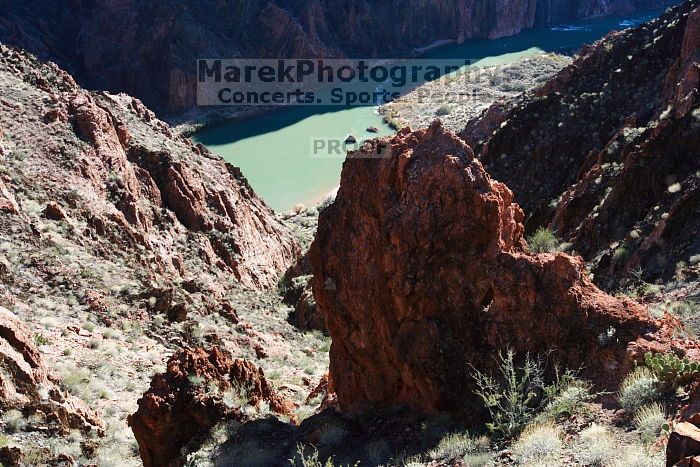 Hike to the Phantom Ranch overlook, while backpacking the Grand Canyon with Beth, Friday, January 2, 2009.
Filename: SRM_20090102_14123259.JPG
Aperture: f/11.0
Shutter Speed: 1/25
Body: Canon EOS-1D Mark II
Lens: Canon EF 16-35mm f/2.8 L