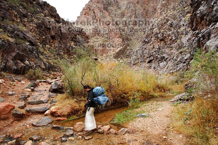 Hiking up the Bright Angel trail from Bright Angel campground to Indian Garden campground, while backpacking the Grand Canyon with Beth, Saturday, January 3, 2009.
Filename: SRM_20090103_11133638.JPG
Aperture: f/11.0
Shutter Speed: 1/8
Body: Canon EOS-1D Mark II
Lens: Canon EF 16-35mm f/2.8 L