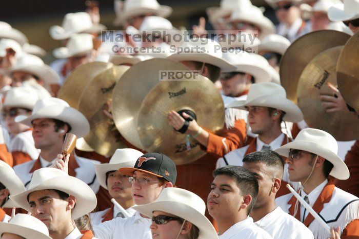 The University of Texas football team defeated the Arkansas Razorbacks with a score of 52-10 in Austin, TX on Saturday, September 27, 2008.
Filename: SRM_20080927_16525445.jpg
Aperture: f/5.6
Shutter Speed: 1/1000
Body: Canon EOS-1D Mark II
Lens: Canon EF 300mm f/2.8 L IS