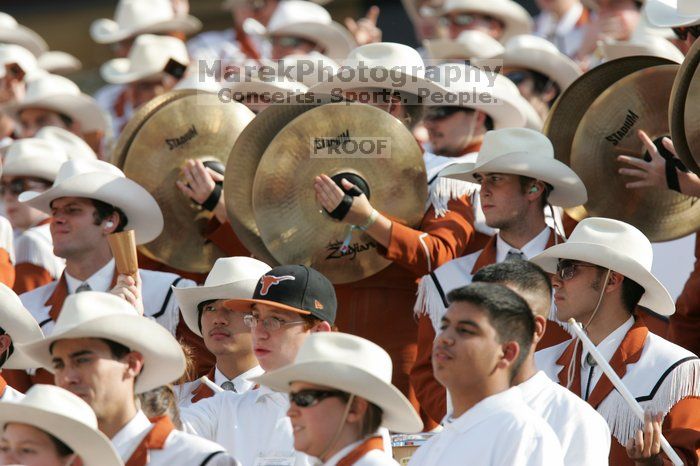 The University of Texas football team defeated the Arkansas Razorbacks with a score of 52-10 in Austin, TX on Saturday, September 27, 2008.
Filename: SRM_20080927_16525647.jpg
Aperture: f/5.6
Shutter Speed: 1/1000
Body: Canon EOS-1D Mark II
Lens: Canon EF 300mm f/2.8 L IS