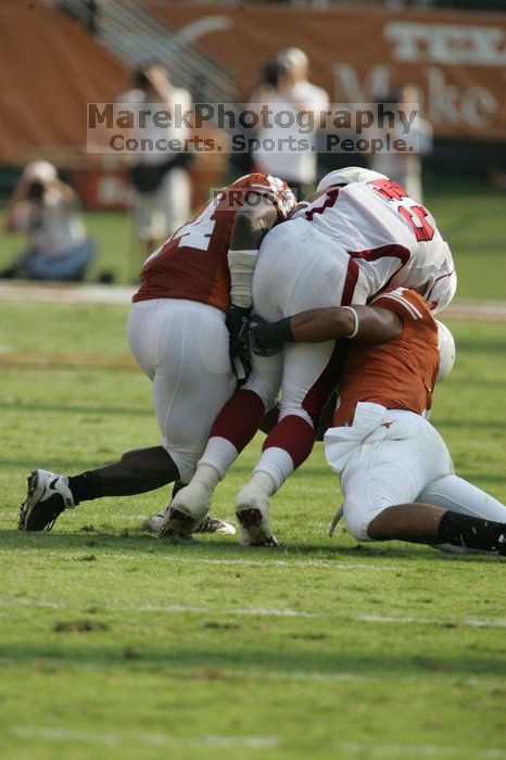 The University of Texas football team defeated the Arkansas Razorbacks with a score of 52-10 in Austin, TX on Saturday, September 27, 2008.
Filename: SRM_20080927_17042619.jpg
Aperture: f/5.6
Shutter Speed: 1/1600
Body: Canon EOS-1D Mark II
Lens: Canon EF 300mm f/2.8 L IS