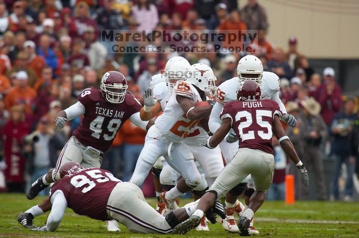 The University of Texas, Austin played Texas A&M in football at Kyle Field, College Station, on November 23, 2007. UT lost to the Aggies, 30 to 38.
Filename: SRM_20071123_1602106.jpg
Aperture: f/5.6
Shutter Speed: 1/800
Body: Canon EOS-1D Mark II
Lens: Canon EF 300mm f/2.8 L IS
