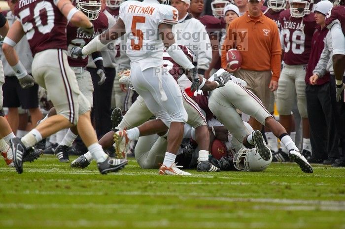 The University of Texas, Austin played Texas A&M in football at Kyle Field, College Station, on November 23, 2007.  UT lost to the Aggies, 30 to 38.

Filename: SRM_20071123_1602305.jpg
Aperture: f/5.6
Shutter Speed: 1/640
Body: Canon EOS-1D Mark II
Lens: Canon EF 300mm f/2.8 L IS