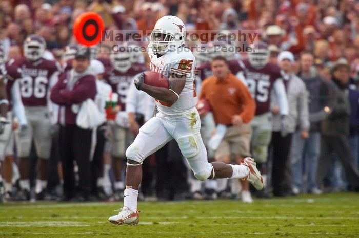 The University of Texas, Austin played Texas A&M in football at Kyle Field, College Station, on November 23, 2007. UT lost to the Aggies, 30 to 38.
Filename: SRM_20071123_1708285.jpg
Aperture: f/5.6
Shutter Speed: 1/500
Body: Canon EOS-1D Mark II
Lens: Canon EF 300mm f/2.8 L IS