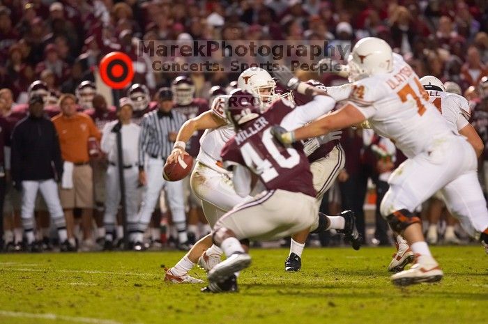 The University of Texas, Austin played Texas A&M in football at Kyle Field, College Station, on November 23, 2007.  UT lost to the Aggies, 30 to 38.

Filename: SRM_20071123_1834360.jpg
Aperture: f/2.8
Shutter Speed: 1/500
Body: Canon EOS-1D Mark II
Lens: Canon EF 300mm f/2.8 L IS