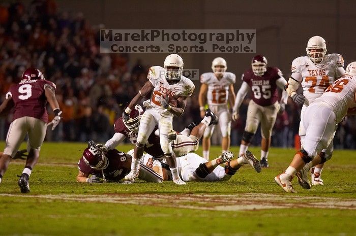 The University of Texas, Austin played Texas A&M in football at Kyle Field, College Station, on November 23, 2007. UT lost to the Aggies, 30 to 38.
Filename: SRM_20071123_1912187.jpg
Aperture: f/2.8
Shutter Speed: 1/500
Body: Canon EOS-1D Mark II
Lens: Canon EF 300mm f/2.8 L IS