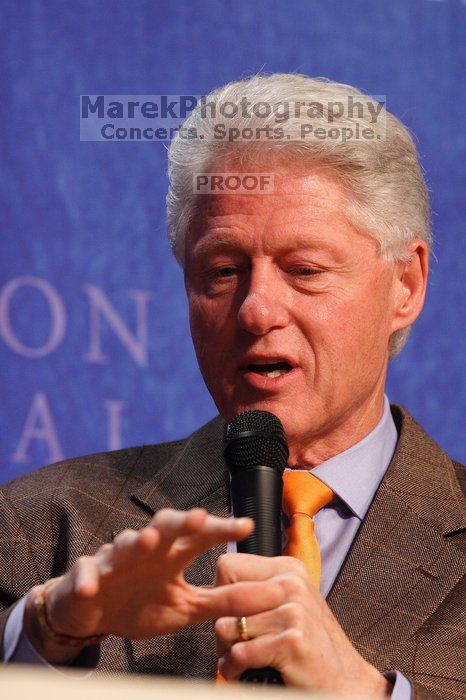 Former President Bill Clinton moderated the discussion between Natalie Portman, Mambidzeni Madzivire, BME graduate student at Mayo Graduate School, Blake Mycoskie, founder of TOMS shoes, and Paul Bell, president of Dell Global Public, during the first plenary session at the CGIU meeting. Day one of the 2nd Annual Clinton Global Initiative University (CGIU) meeting was held at The University of Texas at Austin, Friday, February 13, 2009.
Filename: SRM_20090213_17002788.jpg
Aperture: f/4.0
Shutter Speed: 1/200
Body: Canon EOS 20D
Lens: Canon EF 300mm f/2.8 L IS