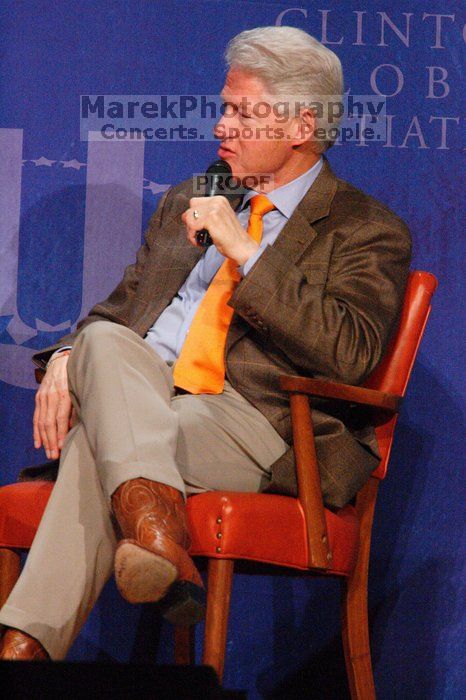 Former President Bill Clinton moderated the discussion between Natalie Portman, Mambidzeni Madzivire, BME graduate student at Mayo Graduate School, Blake Mycoskie, founder of TOMS shoes, and Paul Bell, president of Dell Global Public, during the first plenary session at the CGIU meeting. Day one of the 2nd Annual Clinton Global Initiative University (CGIU) meeting was held at The University of Texas at Austin, Friday, February 13, 2009.
Filename: SRM_20090213_17234390.jpg
Aperture: f/5.6
Shutter Speed: 1/250
Body: Canon EOS-1D Mark II
Lens: Canon EF 300mm f/2.8 L IS