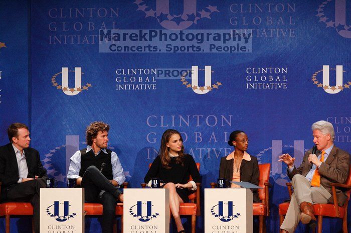 Paul Bell (1-L), president of Dell Global Public, Blake Mycoskie (2-L), founder of TOMS shoes, Natalie Portman (C), Mambidzeni Madzivire (2-R), BME graduate student at Mayo Graduate School, and Former President Bill Clinton (1-R) at the first plenary session of the CGIU meeting. Day one of the 2nd Annual Clinton Global Initiative University (CGIU) meeting was held at The University of Texas at Austin, Friday, February 13, 2009.
Filename: SRM_20090213_17251723.jpg
Aperture: f/4.0
Shutter Speed: 1/320
Body: Canon EOS-1D Mark II
Lens: Canon EF 300mm f/2.8 L IS