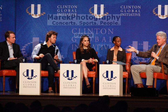 Paul Bell (1-L), president of Dell Global Public, Blake Mycoskie (2-L), founder of TOMS shoes, Natalie Portman (C), Mambidzeni Madzivire (2-R), BME graduate student at Mayo Graduate School, and Former President Bill Clinton (1-R) at the first plenary session of the CGIU meeting.  Day one of the 2nd Annual Clinton Global Initiative University (CGIU) meeting was held at The University of Texas at Austin, Friday, February 13, 2009.
Filename: SRM_20090213_17275136.jpg
Aperture: f/4.0
Shutter Speed: 1/320
Body: Canon EOS-1D Mark II
Lens: Canon EF 300mm f/2.8 L IS