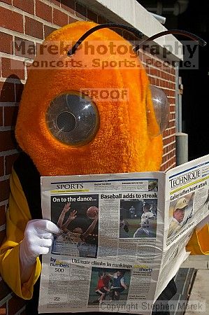 1020409145

Filename: img_9552_std.jpg
Aperture: f/14.0
Shutter Speed: 1/200
Body: Canon EOS 20D
Lens: Canon EF-S 18-55mm f/3.5-5.6