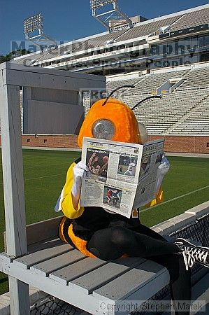 1020409145

Filename: img_9544_std.jpg
Aperture: f/11.0
Shutter Speed: 1/200
Body: Canon EOS 20D
Lens: Canon EF-S 18-55mm f/3.5-5.6