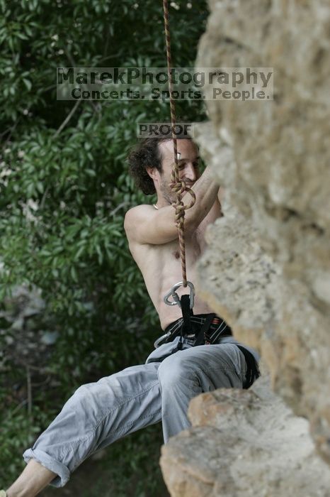 Jason Shear competing.  CTM hosted a speed climbing event at Seismic Wall on Diving for Rocks to benefit the Austin Area Food Bank, Saturday, May 9, 2009.

Filename: SRM_20090509_11213571.jpg
Aperture: f/5.0
Shutter Speed: 1/500
Body: Canon EOS-1D Mark II
Lens: Canon EF 80-200mm f/2.8 L