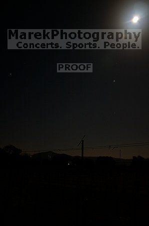 

Filename: CRW_8761.jpg
Aperture: f/3.5
Shutter Speed: 2/1
Body: Canon EOS DIGITAL REBEL
Lens: Canon EF-S 18-55mm f/3.5-5.6