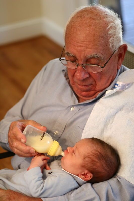 Baby Maddox Helbing, 3 weeks old, at Lake Oconee on Friday, November 27, 2009.
Filename: SRM_20091127_14103820.JPG
Aperture: f/2.0
Shutter Speed: 1/60
Body: Canon EOS 20D
Lens: Canon EF 50mm f/1.8 II