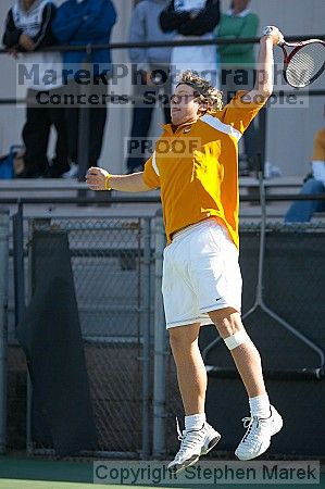 

Filename: crw_7825_std.jpg
Aperture: f/2.8
Shutter Speed: 1/2000
Body: Canon EOS DIGITAL REBEL
Lens: Canon EF 80-200mm f/2.8 L