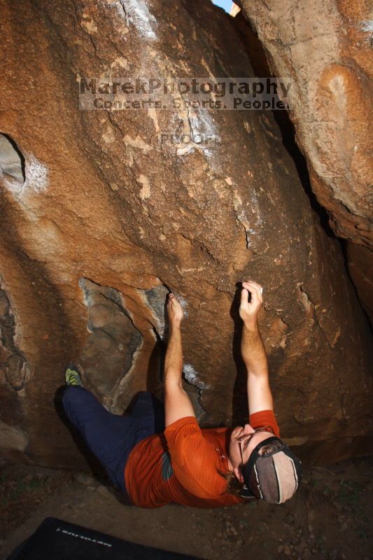 Bouldering in Hueco Tanks on %m/%d/%Y

Filename: SRM_20160219_1213020.jpg
Aperture: f/6.3
Shutter Speed: 1/250
Body: Canon EOS 20D
Lens: Canon EF 16-35mm f/2.8 L