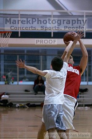 

Filename: crw_7108_std.jpg
Aperture: f/2.8
Shutter Speed: 1/320
Body: Canon EOS DIGITAL REBEL
Lens: Canon EF 80-200mm f/2.8 L