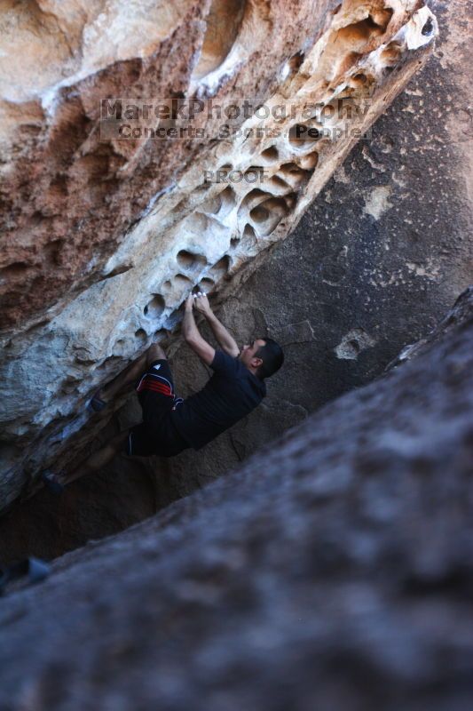 Bouldering in Hueco Tanks on 02/20/2016

Filename: SRM_20160220_1338360.JPG
Aperture: f/2.8
Shutter Speed: 1/250
Body: Canon EOS 20D
Lens: Canon EF 16-35mm f/2.8 L