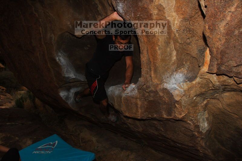 Bouldering in Hueco Tanks on 02/20/2016

Filename: SRM_20160220_1744230.JPG
Aperture: f/9.0
Shutter Speed: 1/250
Body: Canon EOS 20D
Lens: Canon EF 16-35mm f/2.8 L