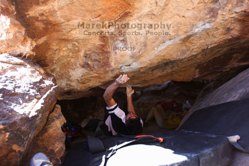 Bouldering in Hueco Tanks on 02/27/2016 with Blue Lizard Climbing and Yoga
Filename: SRM_20160227_1449000.JPG
Aperture: f/2.8
Shutter Speed: 1/250
Body: Canon EOS 20D
Lens: Canon EF 16-35mm f/2.8 L
