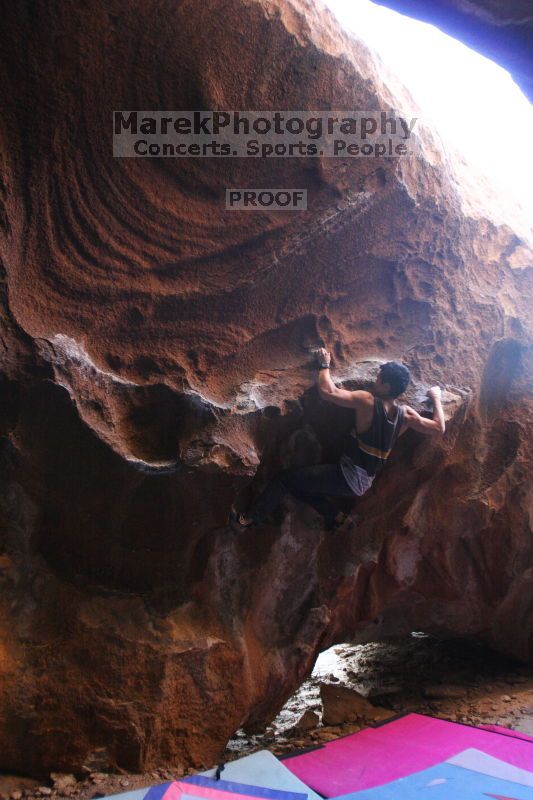 Bouldering in Hueco Tanks on 02/27/2016 with Blue Lizard Climbing and Yoga
Filename: SRM_20160227_1652290.JPG
Aperture: f/2.8
Shutter Speed: 1/125
Body: Canon EOS 20D
Lens: Canon EF 16-35mm f/2.8 L