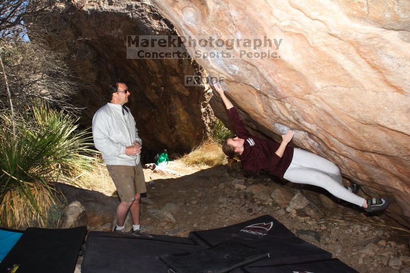 Bouldering in Hueco Tanks on 03/13/2016 with Blue Lizard Climbing and Yoga
Filename: SRM_20160313_1017410.jpg
Aperture: f/9.0
Shutter Speed: 1/250
Body: Canon EOS 20D
Lens: Canon EF 16-35mm f/2.8 L