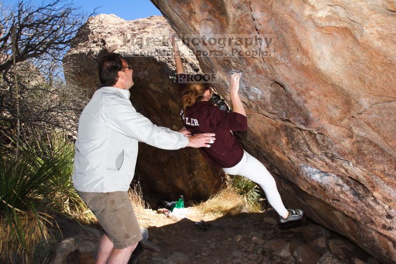 Bouldering in Hueco Tanks on 03/13/2016 with Blue Lizard Climbing and Yoga
Filename: SRM_20160313_1051020.jpg
Aperture: f/9.0
Shutter Speed: 1/250
Body: Canon EOS 20D
Lens: Canon EF 16-35mm f/2.8 L