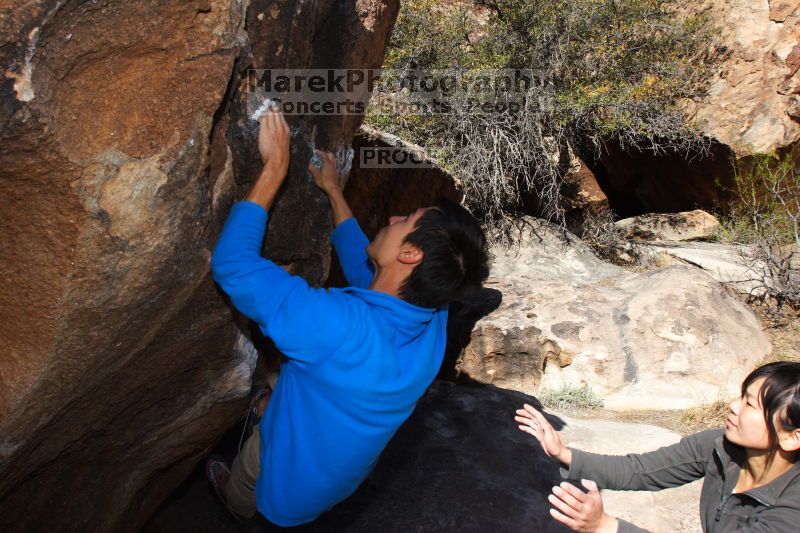 Bouldering in Hueco Tanks on 03/19/2016 with Blue Lizard Climbing and Yoga
Filename: SRM_20160319_0844110.jpg
Aperture: f/8.0
Shutter Speed: 1/250
Body: Canon EOS 20D
Lens: Canon EF 16-35mm f/2.8 L