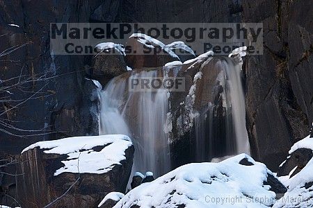 

Filename: crw_6401_std.jpg
Aperture: f/32.0
Shutter Speed: 5/10
Body: Canon EOS DIGITAL REBEL
Lens: Canon EF 80-200mm f/2.8 L