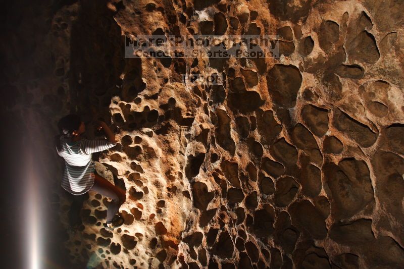 Bouldering in Hueco Tanks on 03/19/2016 with Blue Lizard Climbing and Yoga
Filename: SRM_20160319_1610150.jpg
Aperture: f/5.6
Shutter Speed: 1/250
Body: Canon EOS 20D
Lens: Canon EF 16-35mm f/2.8 L