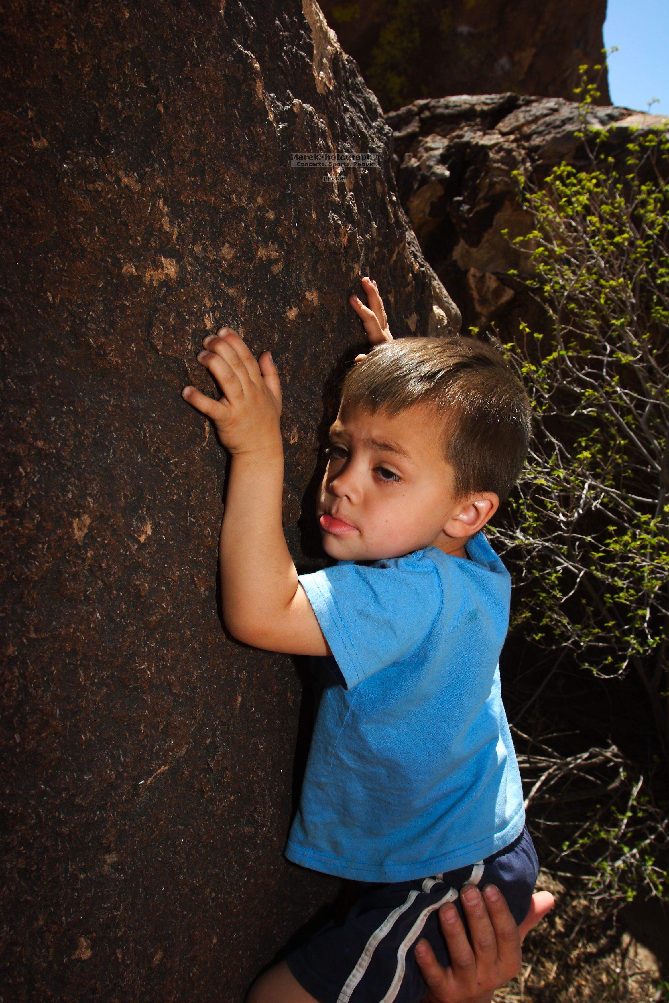 Bouldering in Hueco Tanks on 03/26/2016 with Blue Lizard Climbing and Yoga
Filename: SRM_20160326_1220061.jpg
Aperture: f/8.0
Shutter Speed: 1/250
Body: Canon EOS 20D
Lens: Canon EF 16-35mm f/2.8 L