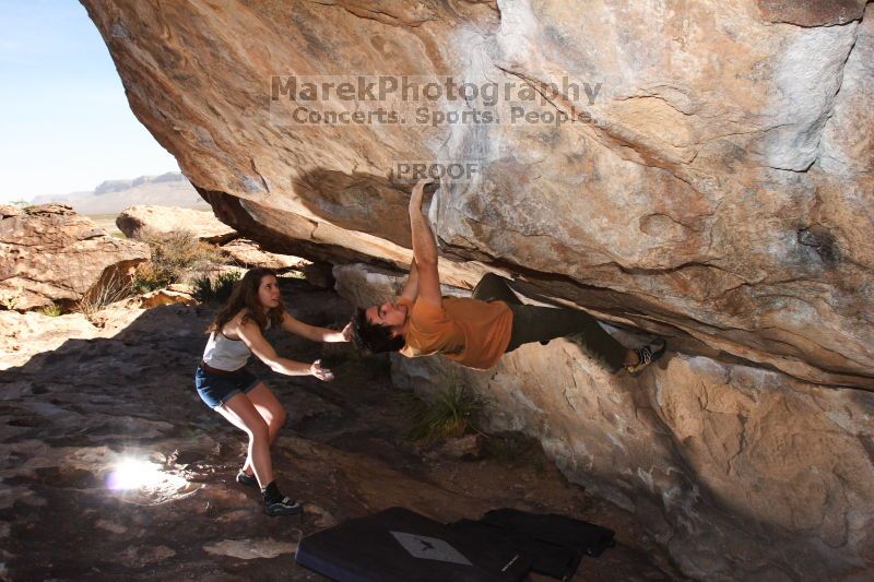 Bouldering in Hueco Tanks on 04/06/2016 with Blue Lizard Climbing and Yoga
Filename: SRM_20160406_1033260.jpg
Aperture: f/9.0
Shutter Speed: 1/250
Body: Canon EOS 20D
Lens: Canon EF 16-35mm f/2.8 L