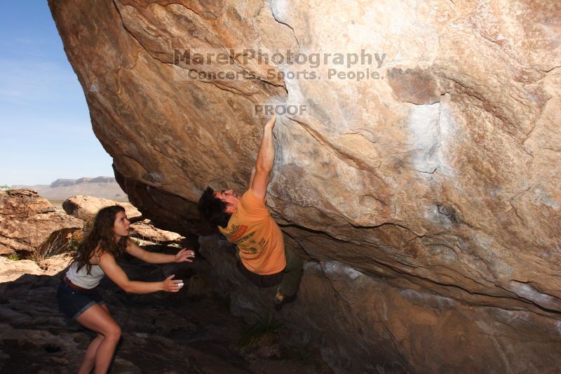 Bouldering in Hueco Tanks on 04/06/2016 with Blue Lizard Climbing and Yoga
Filename: SRM_20160406_1033380.jpg
Aperture: f/9.0
Shutter Speed: 1/250
Body: Canon EOS 20D
Lens: Canon EF 16-35mm f/2.8 L