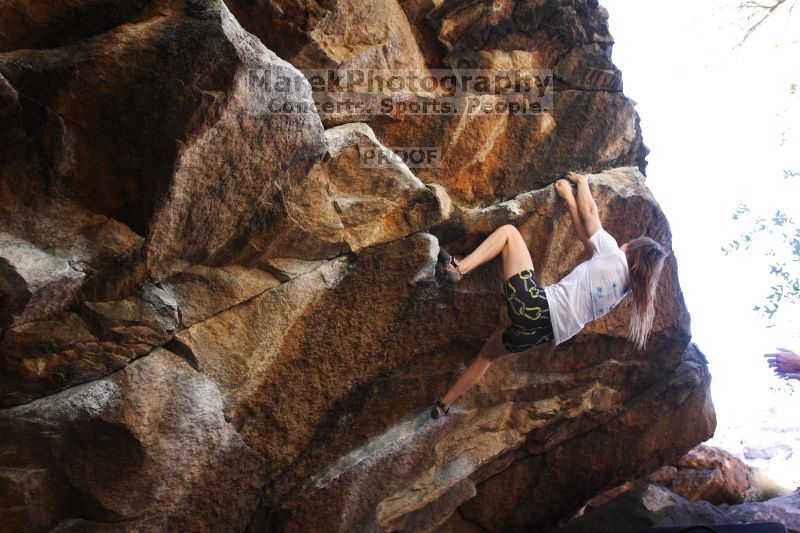 Bouldering in Hueco Tanks on 04/11/2016 with Blue Lizard Climbing and Yoga
Filename: SRM_20160411_1649270.jpg
Aperture: f/3.2
Shutter Speed: 1/400
Body: Canon EOS 20D
Lens: Canon EF 16-35mm f/2.8 L