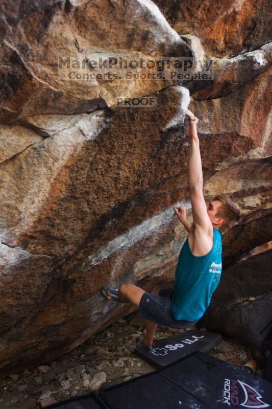 Bouldering in Hueco Tanks on 04/11/2016 with Blue Lizard Climbing and Yoga
Filename: SRM_20160411_1659091.jpg
Aperture: f/3.5
Shutter Speed: 1/320
Body: Canon EOS 20D
Lens: Canon EF 16-35mm f/2.8 L