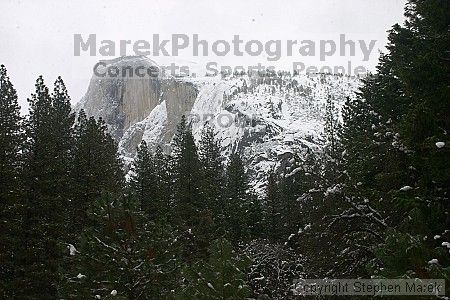 

Filename: crw_6228_std.jpg
Aperture: f/32.0
Shutter Speed: 1/15
Body: Canon EOS DIGITAL REBEL
Lens: Canon EF-S 18-55mm f/3.5-5.6