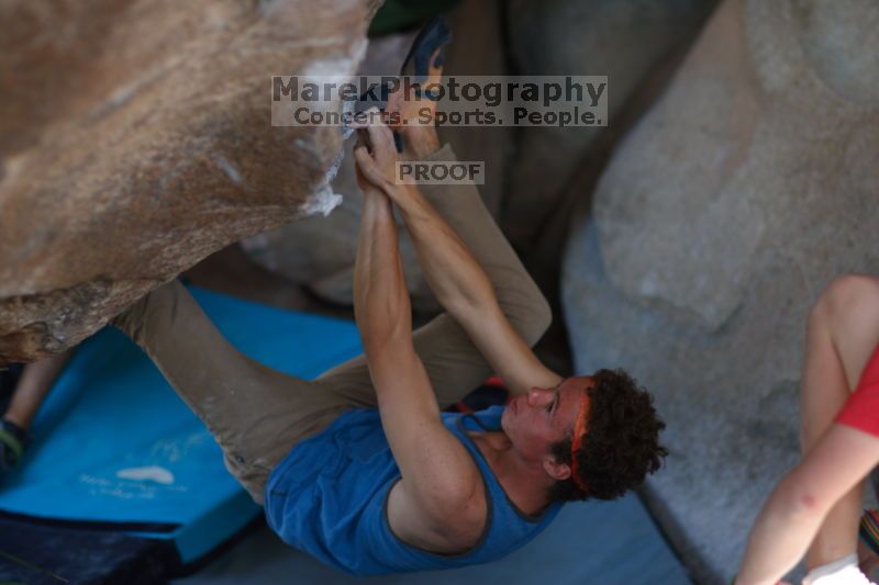 

Filename: SRM_20161124_1557231.jpg
Aperture: f/1.8
Shutter Speed: 1/400
Body: Canon EOS-1D Mark II
Lens: Canon EF 85mm f/1.2 L II