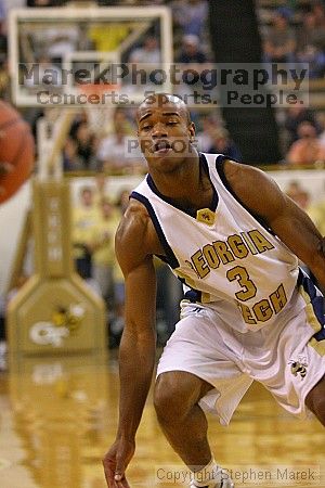 

Filename: img_4153_std.jpg
Aperture: f/2.8
Shutter Speed: 1/500
Body: Canon EOS DIGITAL REBEL
Lens: Canon EF 80-200mm f/2.8 L