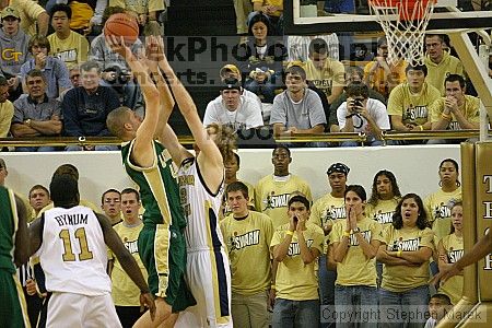 

Filename: img_4037_std.jpg
Aperture: f/2.8
Shutter Speed: 1/500
Body: Canon EOS DIGITAL REBEL
Lens: Canon EF 80-200mm f/2.8 L