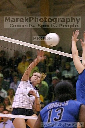 

Filename: img_3505_std.jpg
Aperture: f/3.5
Shutter Speed: 1/200
Body: Canon EOS DIGITAL REBEL
Lens: Canon EF 80-200mm f/2.8 L