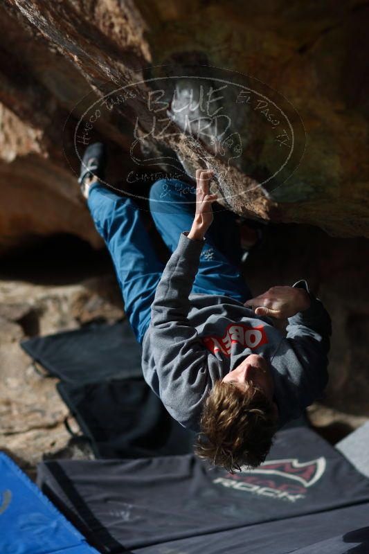 

Filename: SRM_20161225_1519580.jpg
Aperture: f/2.0
Shutter Speed: 1/2500
Body: Canon EOS-1D Mark II
Lens: Canon EF 85mm f/1.2 L II