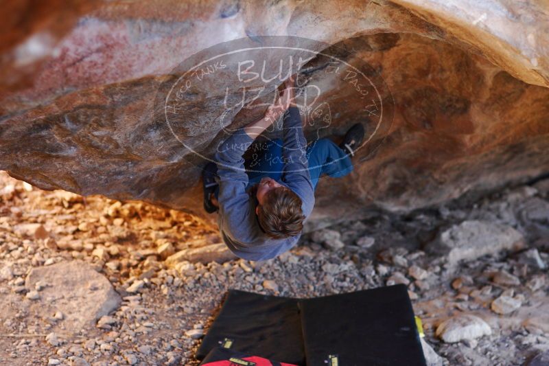 

Filename: SRM_20161225_1814090.jpg
Aperture: f/2.0
Shutter Speed: 1/160
Body: Canon EOS-1D Mark II
Lens: Canon EF 85mm f/1.2 L II