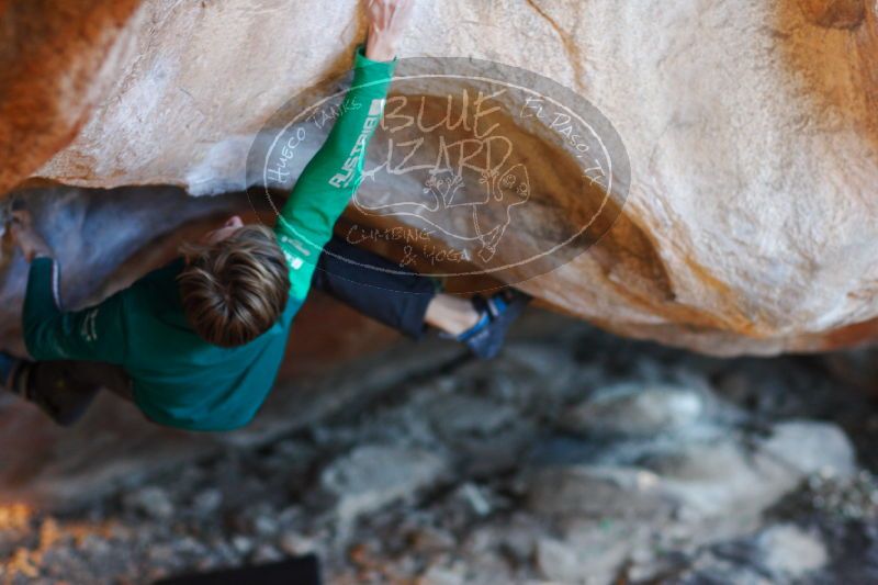 

Filename: SRM_20161225_1841343.jpg
Aperture: f/2.0
Shutter Speed: 1/160
Body: Canon EOS-1D Mark II
Lens: Canon EF 85mm f/1.2 L II