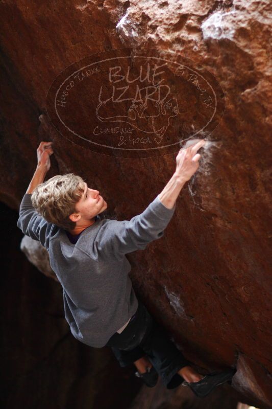 

Filename: SRM_20161222_1642103.jpg
Aperture: f/1.6
Shutter Speed: 1/250
Body: Canon EOS-1D Mark II
Lens: Canon EF 85mm f/1.2 L II