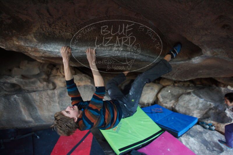 

Filename: SRM_20161226_1904370.jpg
Aperture: f/2.8
Shutter Speed: 1/320
Body: Canon EOS-1D Mark II
Lens: Canon EF 16-35mm f/2.8 L