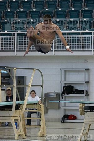Diver Pete Doblar competes against the University of Tennessee.
Filename: crw_2142_std.jpg
Aperture: f/3.2
Shutter Speed: 1/320
Body: Canon EOS DIGITAL REBEL
Lens: Canon EF 80-200mm f/2.8 L