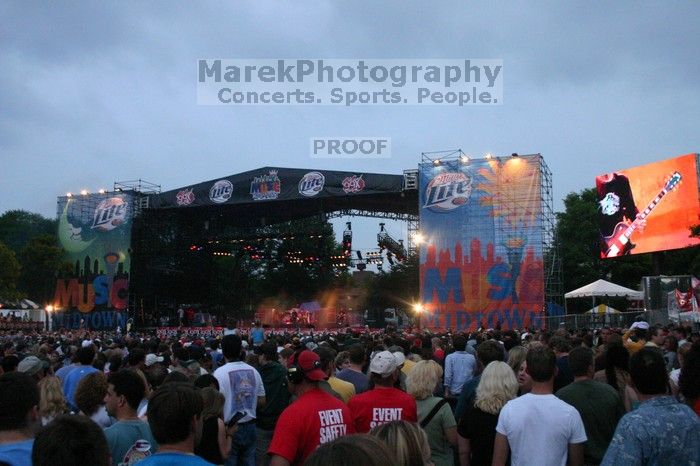 Puddle of Mudd performs on the first day of Music Midtown, 2004.
Filename: IMG_6037.jpg
Aperture: f/6.3
Shutter Speed: 1/80
Body: Canon EOS DIGITAL REBEL
Lens: Canon EF-S 18-55mm f/3.5-5.6